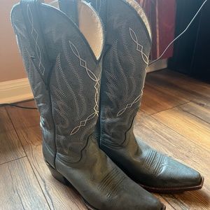 Shyanne cowboy boots 6.5